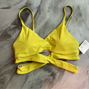 Like new LULULEMON Still Now Strappy Wrap Look Bra YLSR Yellow Serpentine 8